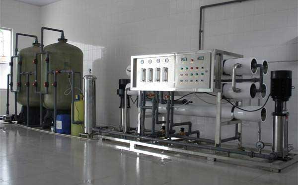 0.5T/時反滲透純凈水設(shè)備 0.5T/時反滲透純凈水設(shè)備